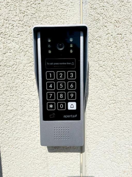 דרבי #4Bs 1 Bed Serviced Apartment מראה חיצוני תמונה