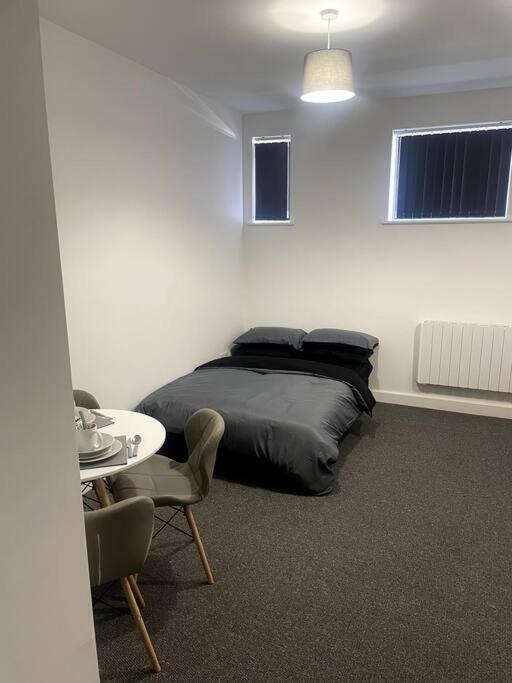 דרבי #4Bs 1 Bed Serviced Apartment מראה חיצוני תמונה