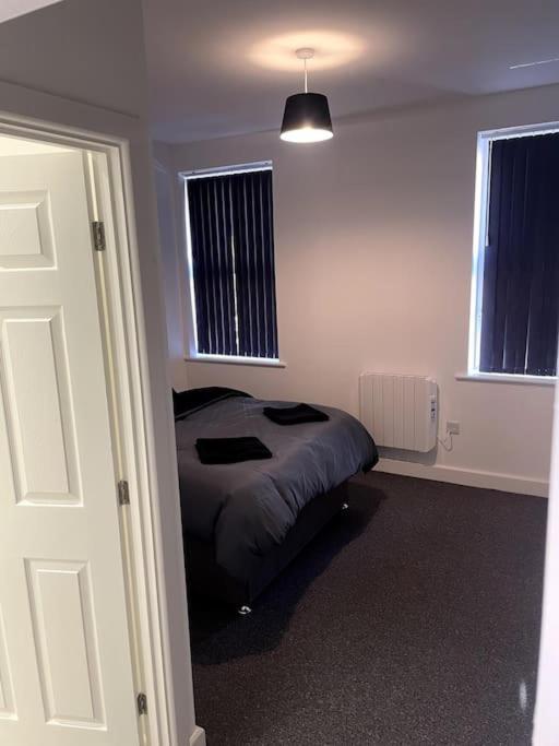דרבי #4Bs 1 Bed Serviced Apartment מראה חיצוני תמונה