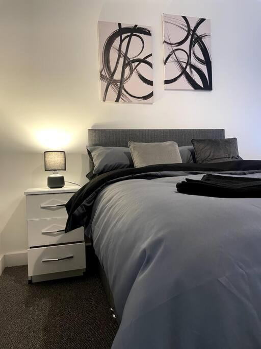 דרבי #4Bs 1 Bed Serviced Apartment מראה חיצוני תמונה